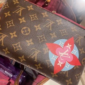 COPY - LV clutch